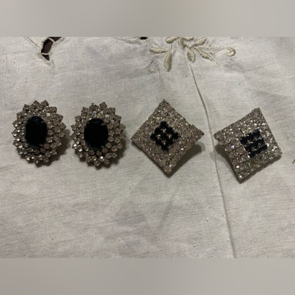 2 Pair Vintage Clip Earrings